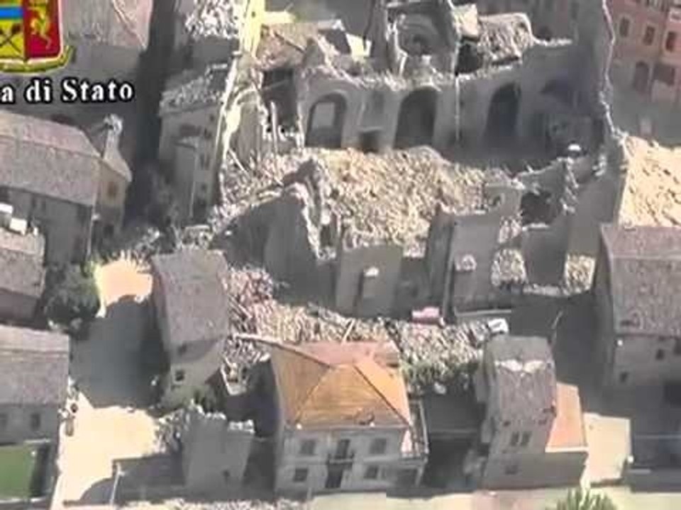 Emilia - Terremoto - Le riprese aeree della Polizia di Stato (29.05.12)