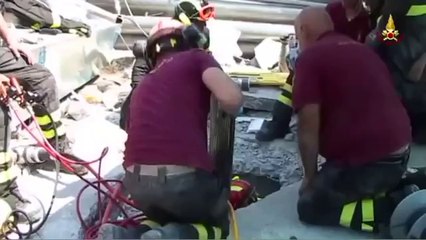 Medolla (MO) - Terremoto - Recupero salma operaio Haemotronics (30.05.12)