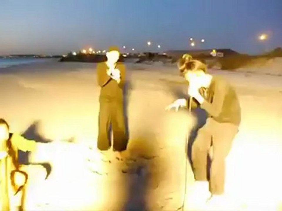 beatboxing, didgeridoo and dancing ball at the beach :)