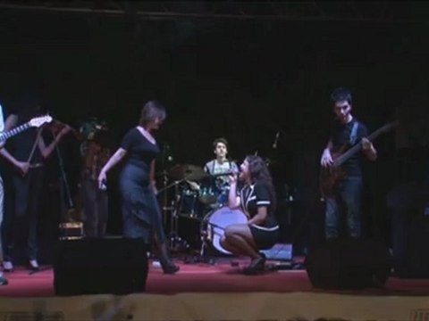 ASUDE CEMRE iNCi SEBNEM KESKiN MSGSL GENCLiK VE SANAT FESTiVALi it's a man's world