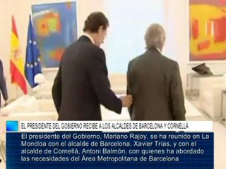 El presidente del Gobierno recibe a los alcaldes de Barcelona y Cornellá
