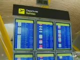 Barajas registra retrasos de hasta 90 minutos por la baja de siete controladores aéreos