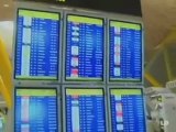 AENA abandona a su suerte a cientos de pasajeros en el aeropuerto de Barajas