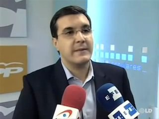 El PP pide la comparecencia urgente de Álvarez ante el enorme caos de Barajas