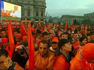 Economic woes dominate Romania presidential poll - 05 Dec 09
