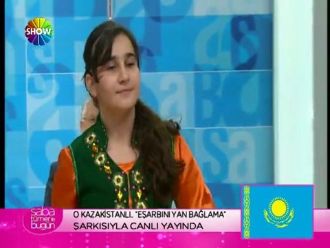 Kazakistan'dan Sabina Kasımova - Eşarbını yan bağlama