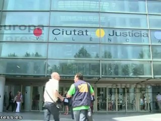 Juzgan a un hombre por abusar de su pareja