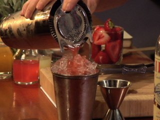 How to make a strawberry rhubarb cobbler cocktail