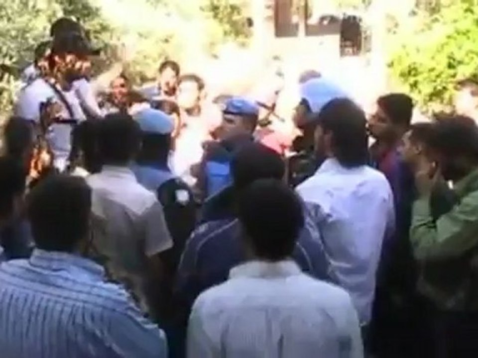 Syrian rebels clash with Assad forces in Aleppo