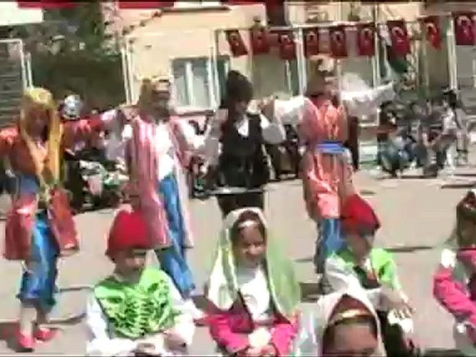 8.Bölüm - 23 Nisan  2012 Çocuk Bayramı Eğlenceleri - Nuri Erbak İOO