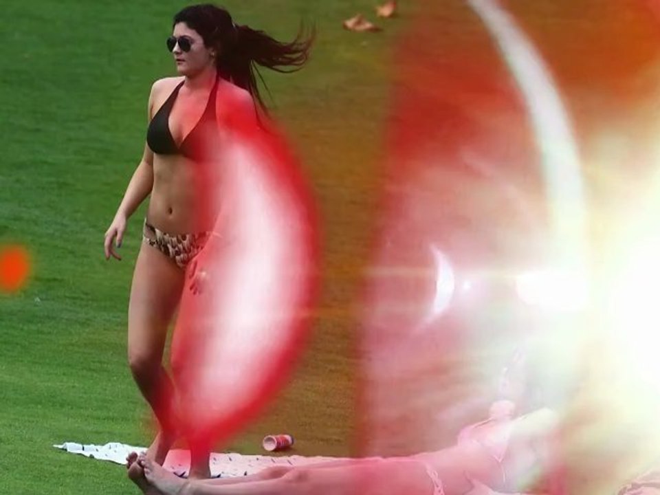 Aloha! kylie and kendall jenner genießen ihre ferien auf hawaii im bikini