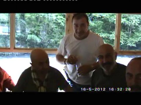 Amlakit sevdalileri çamlıhemşinde yemekte -1-kavrun.tr.gg