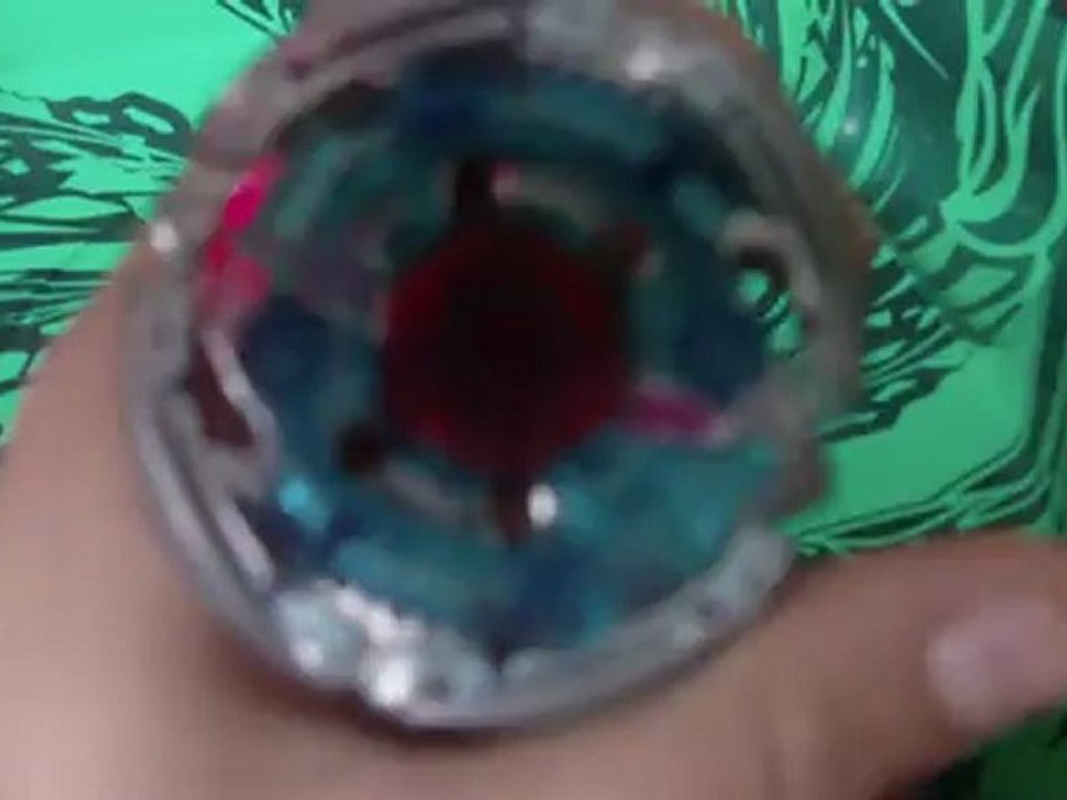 Beyblade Flame Bixis vs. Rey Streiker