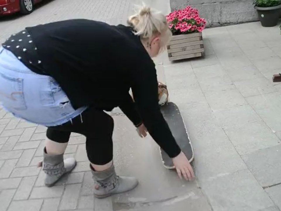 June la skateuse nous fait une bonne descente !