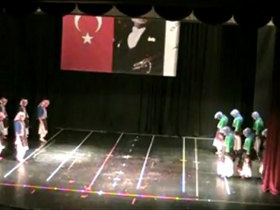 3.Bölüm - Okul Yılsonu Gecesi 2012 - Nuri Erbak İOO