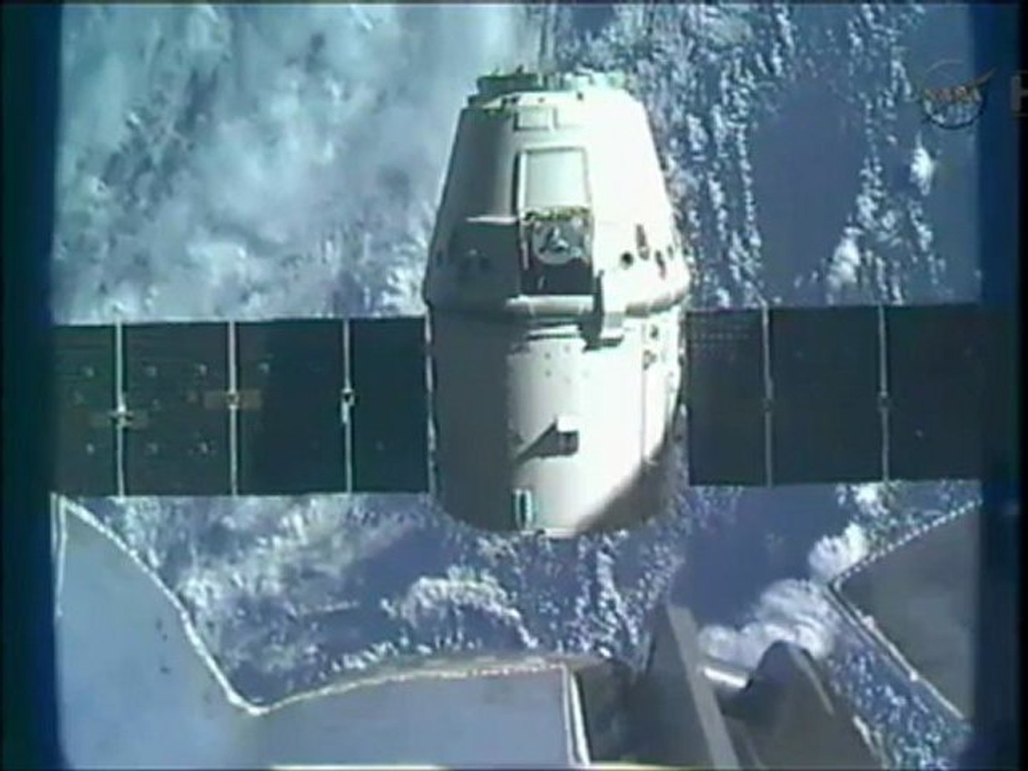 [SpaceX] Dragon Released & Performs Departure Burns