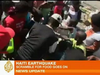 Haiti earthquake survivors scavenge for food