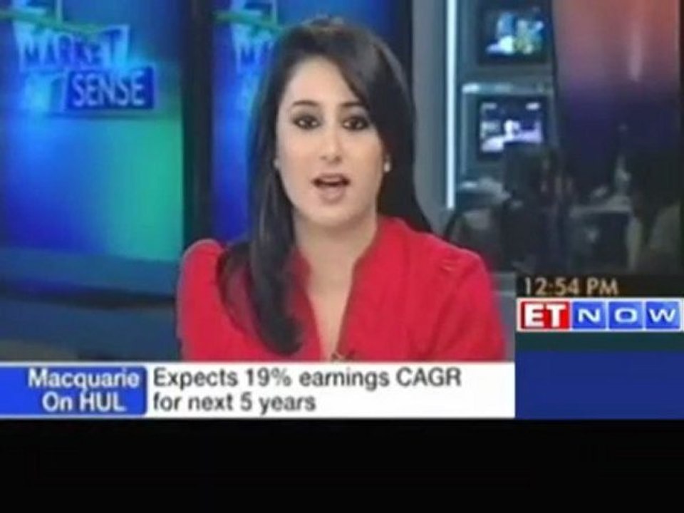 Rupee recovers after a weak start against dollar