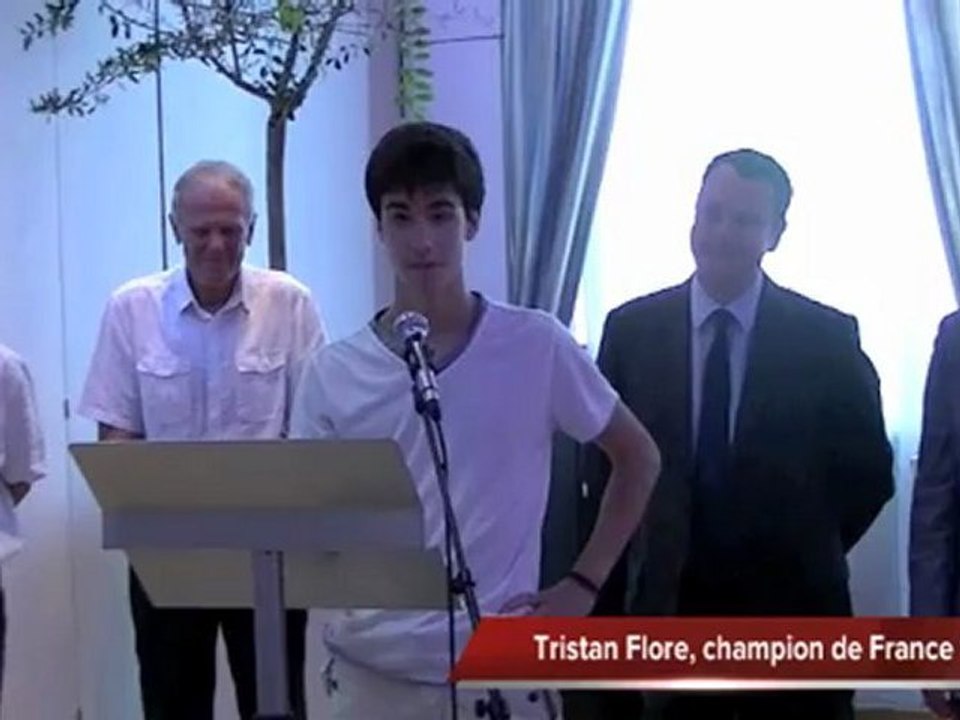Tristan Flore champion de France Junior et Senior Tennis de table