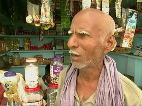 Bleak prospects face saree weavers