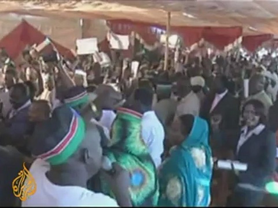 Sudan opposition mulls poll boycott