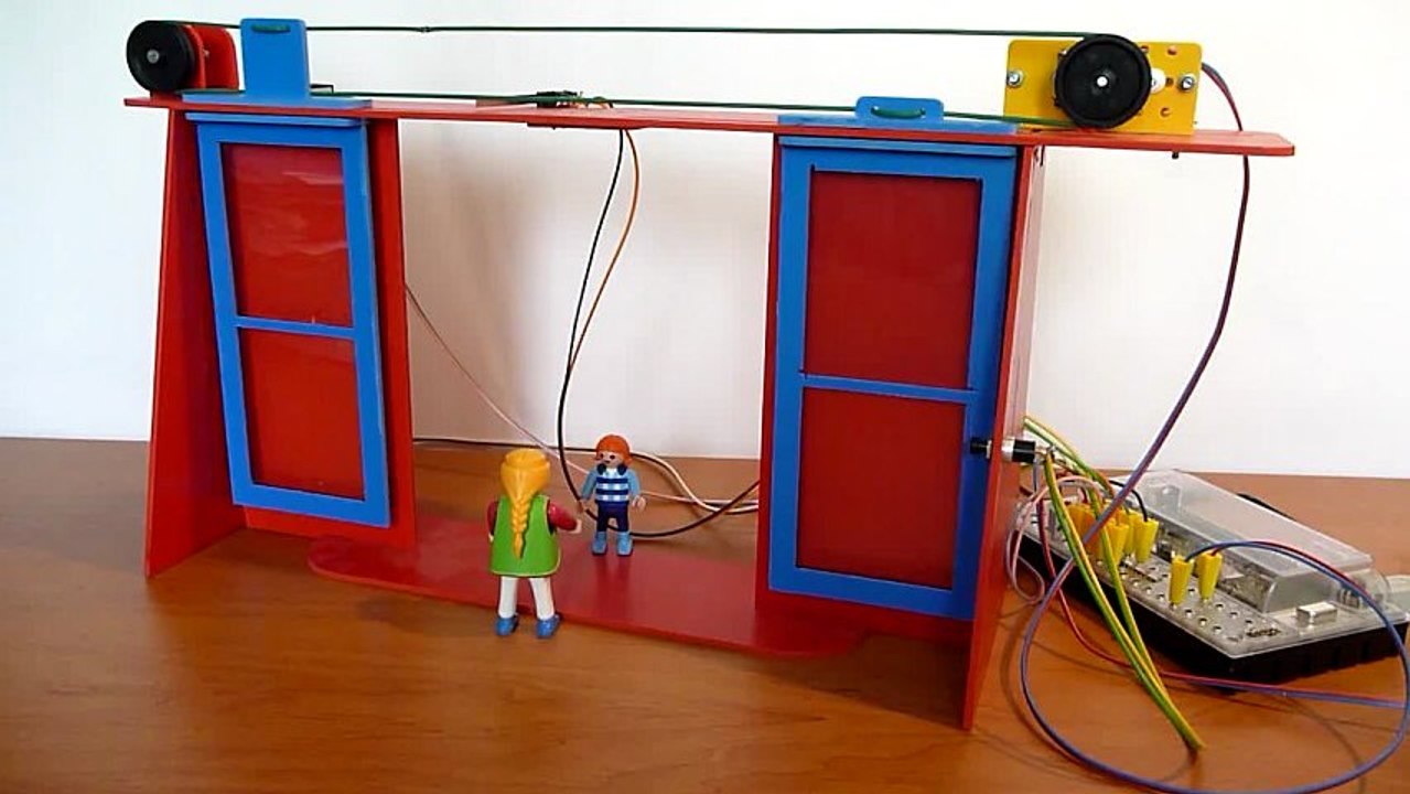 Technologie : fonctionnement de la maquette d'une porte automatique