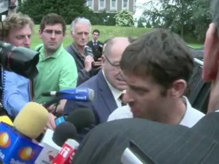 Freed hostage arrives home with letter for Hollande