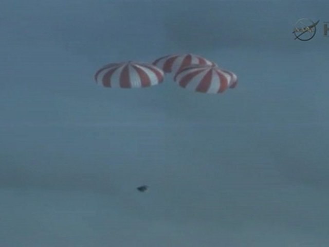 [SpaceX] HD Aerial Footage of Dragon Splashdown