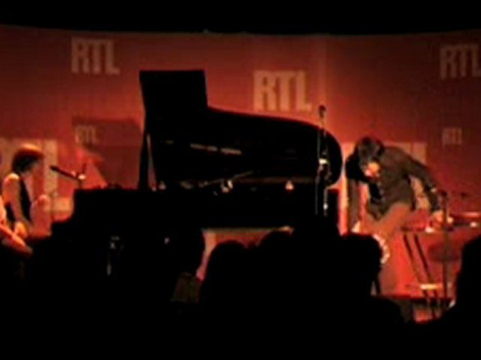 Vincent Delerm, Jeanne Cherhal, Albin de la Simone, Helmut - Le p'tit voisin