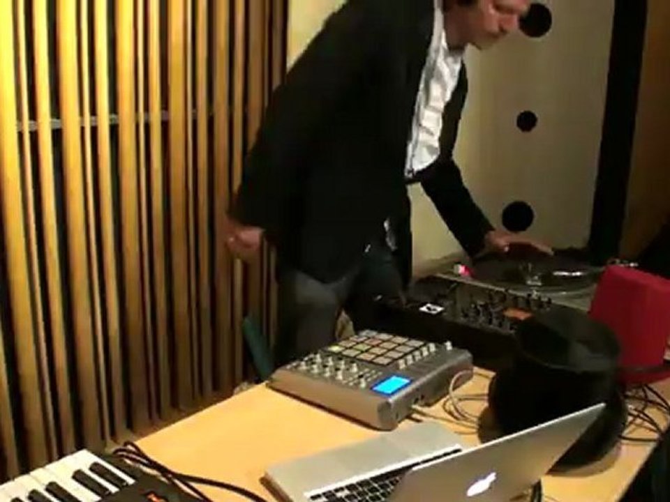 AlgoRythmiK "Jump for Swing" live pour OUVERT LA NUIT