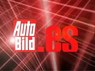 Policía ileso tras ser arrollado