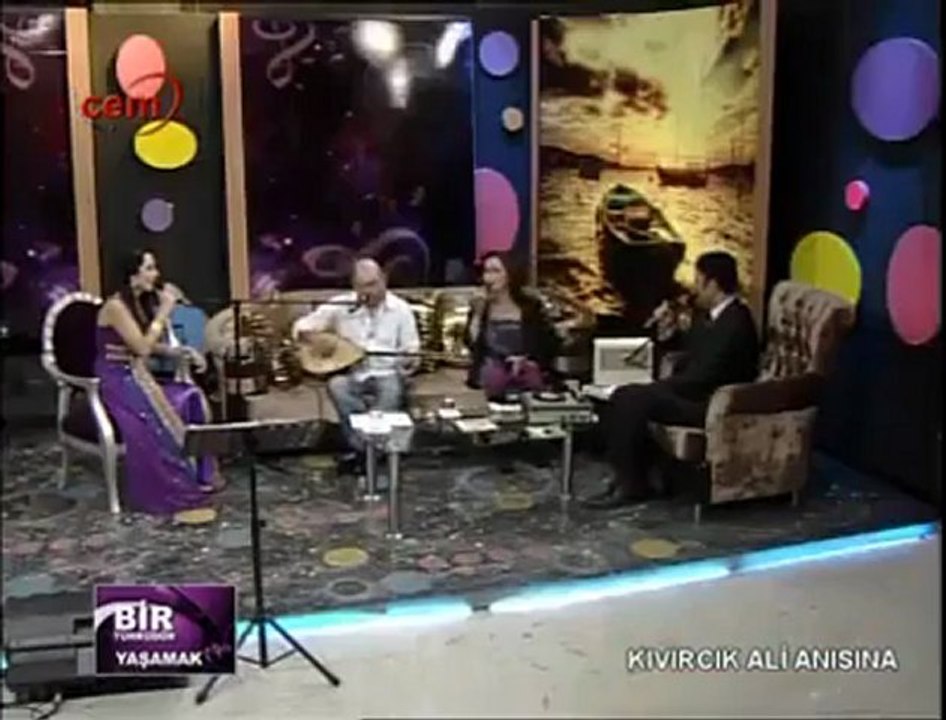 SİTEMKAR  WwW.Sesliyegit.Com SOHBETIN VE DOSTLUĞUN TEK ARESİ