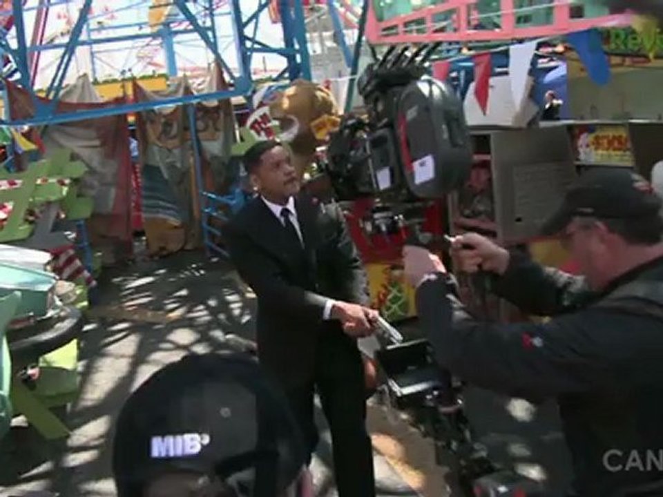 E3 Preview, Creepy Yoga, Fire Eating and That Facebook Song SOLVED - Annie's Bits
