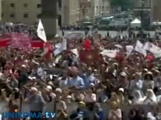 Volano "corvi" sul Vaticano