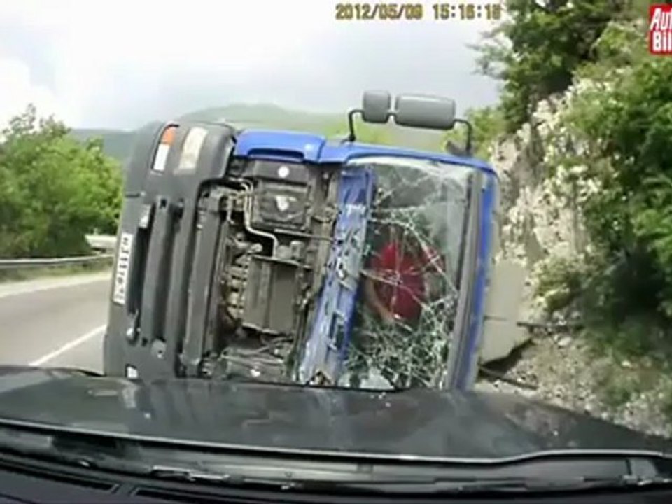 Video: Accidente frontal camión