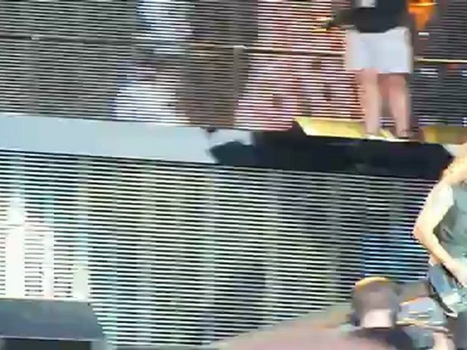 Metallica @ Werchter Boutique Belgium, 28-05-2012: Intro  'The Ecstasy Of Gold' (The Good, The Bad And The Ugly) + 'Hit The Lights