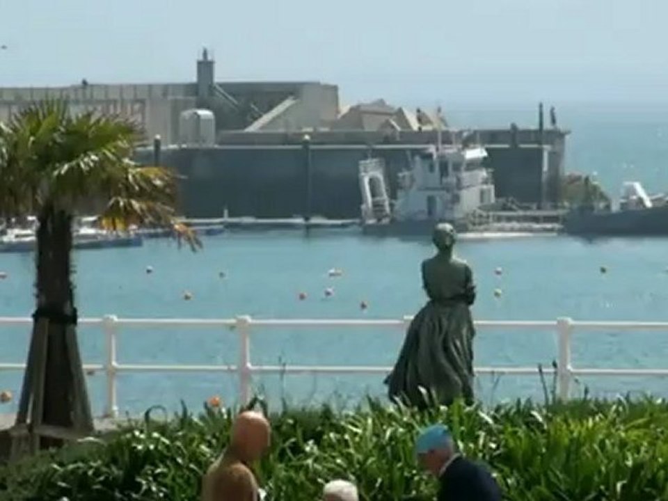 CRÓNICA Comienza polémico dragado puerto Candás. Asturias