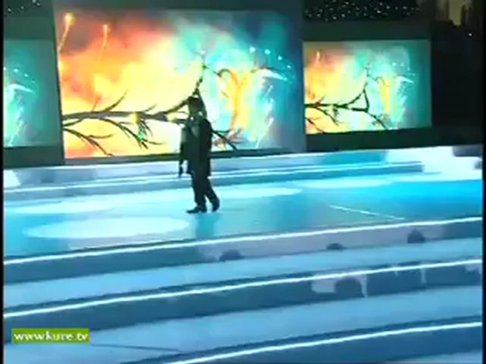 Ayağında kundura Azerbaycan KAYSERİ 10.Türkçe Olimpiyatı