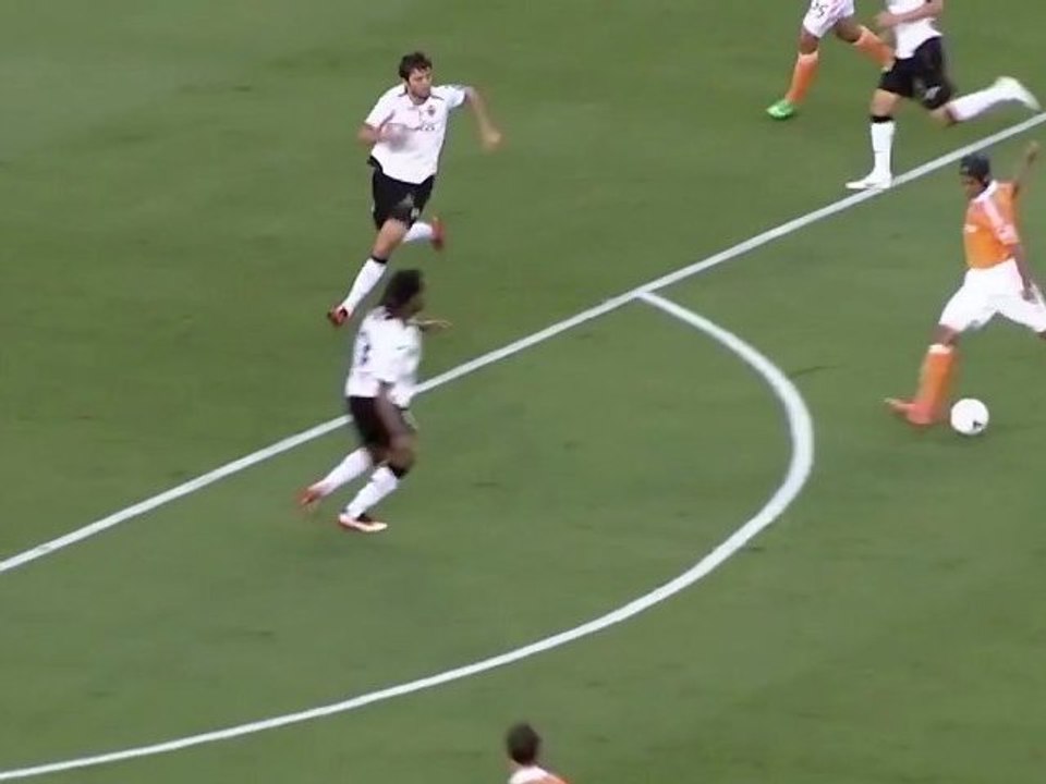 Quand un joueur de Houston balade le FC Valence