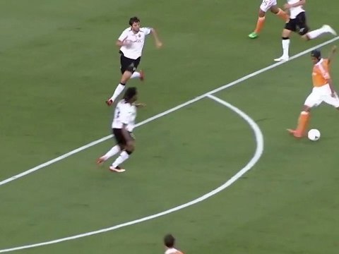 Quand un joueur de Houston balade le FC Valence