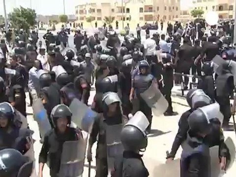 Processo Mubarak: scontri al Cairo dopo la sentenza