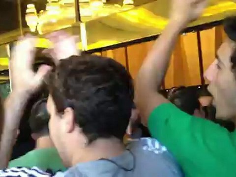 Αποθέωση παικτών ΠΑΟ στο ξενοδοχείο, πριν από τον 5ο τελικό στο ΣΕΦ