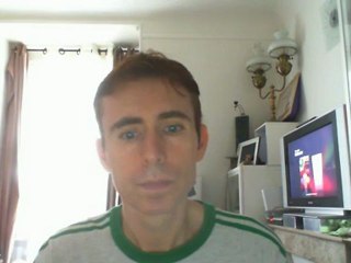 Wiwi égratigne "fondu au noir" de Coeur De Pirate