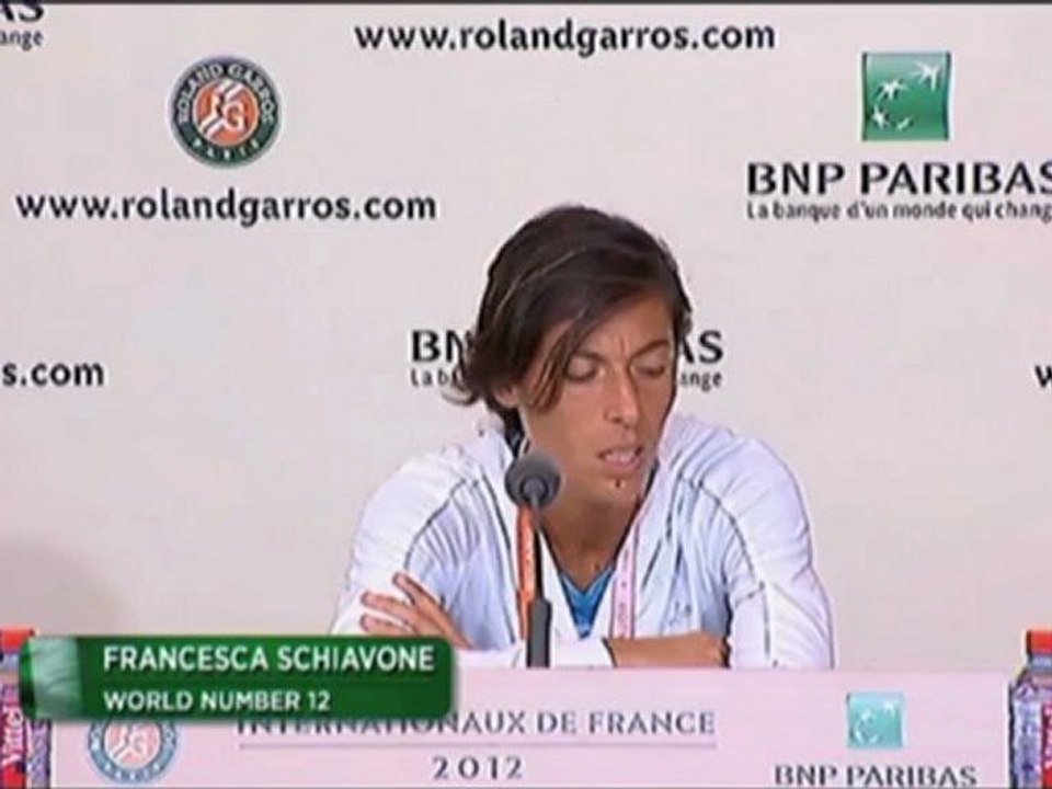 Schiavone: "scheide mit erhobenem haupt aus"