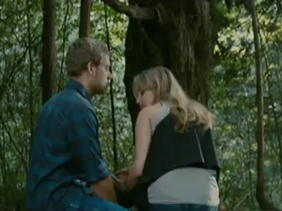 Sokağın Sonundaki Ev - House At The End Of The Street - Official Trailer #2 (HD)