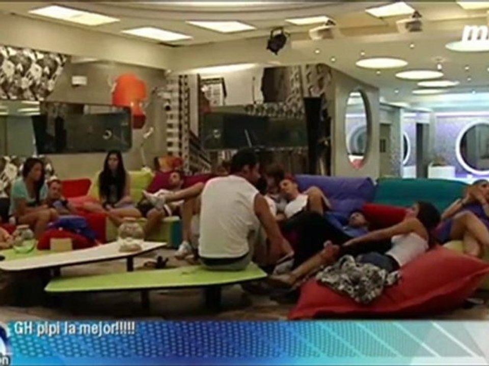 MARIA E HUGO AGARRADINHOS!!!(02/06)