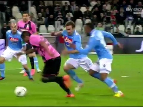 Arturo Vidal v Napoli 1 April 2012
