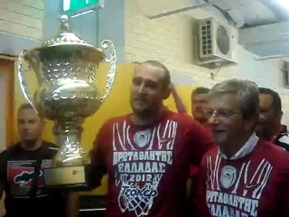 RedPlanet.gr - Το γλέντι στα αποδυτήρια (1)