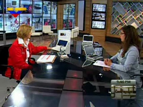 (VIDEO) Contragolpe Entrevista a Ministra Educación Maryann Hanson 30.05.2012