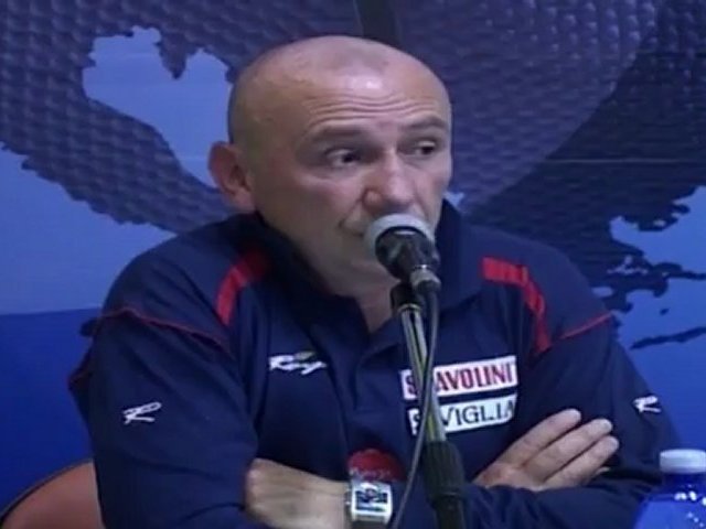 Video La famiglia Zanetti consegna la maglia nerazzurra al Papa